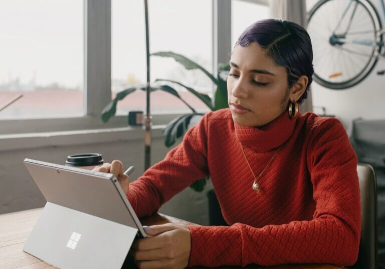 surface-L1VV4YuHFrs-unsplash